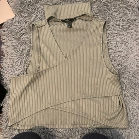 cute top ! - Picture 1 of 2